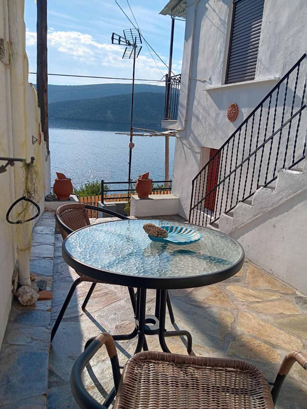 Chiona΄S Apartments By The Sea Paleo Trikeri Exterior foto
